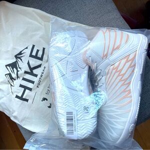 Hike Barefoot Shoes Size 36 - Insulated